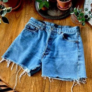 LEVIS Riveted Cutoff jean shorts size 30